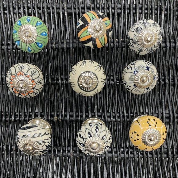 Many sets of 6 new ceramic knobs/pulls - Picture 2 of 5